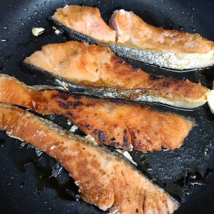 鮭のバター醤油ムニエル